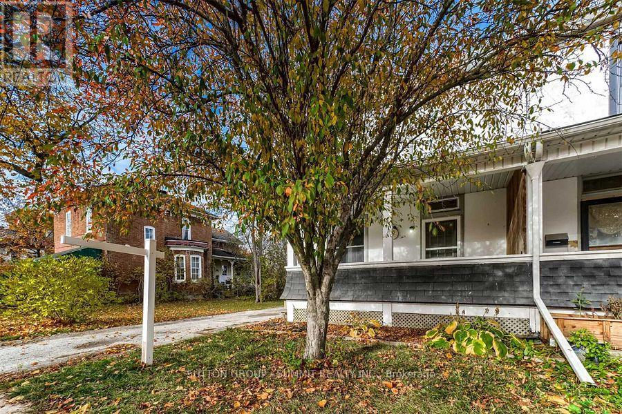 142 Waterloo Street, Cambridge, Ontario  N3H 1N4 - Photo 1 - X12174537