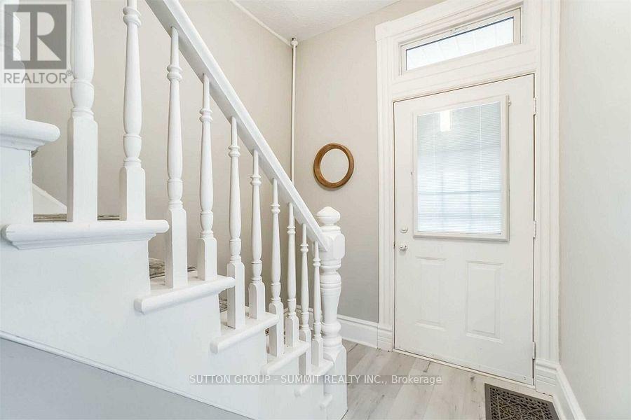142 Waterloo Street, Cambridge, Ontario  N3H 1N4 - Photo 2 - X12174537