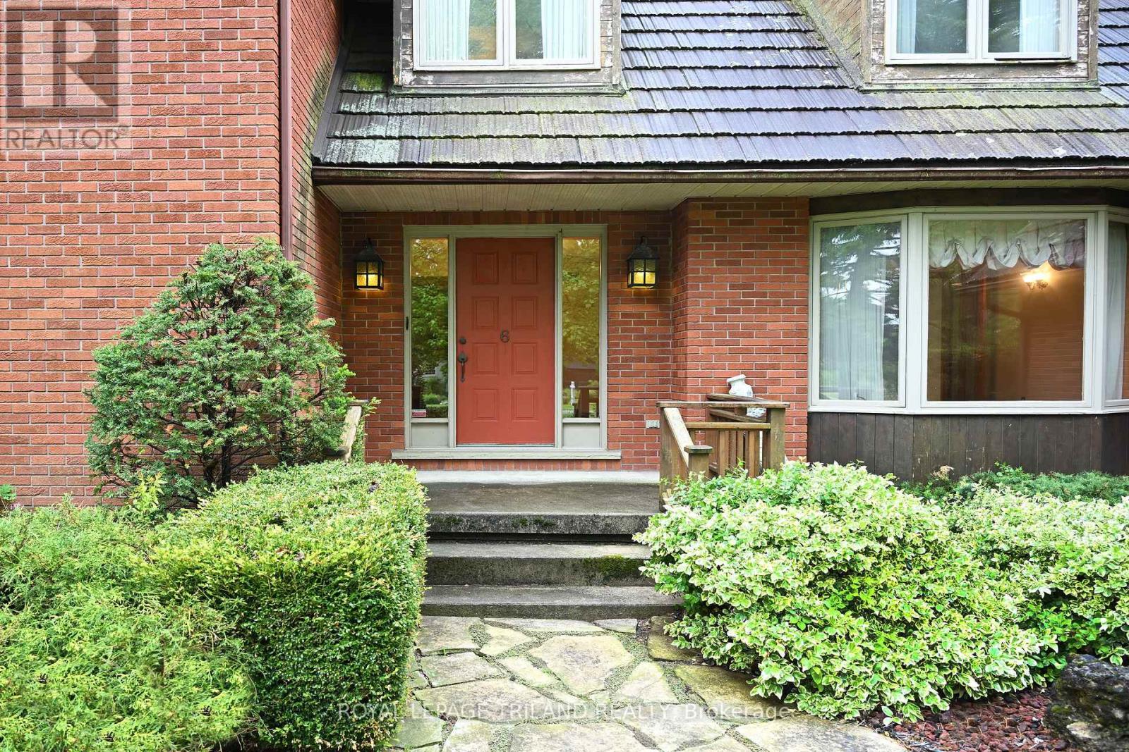6 Sifton Street, Dutton/dunwich (Wallacetown), Ontario  N0L 2M0 - Photo 2 - X12174554