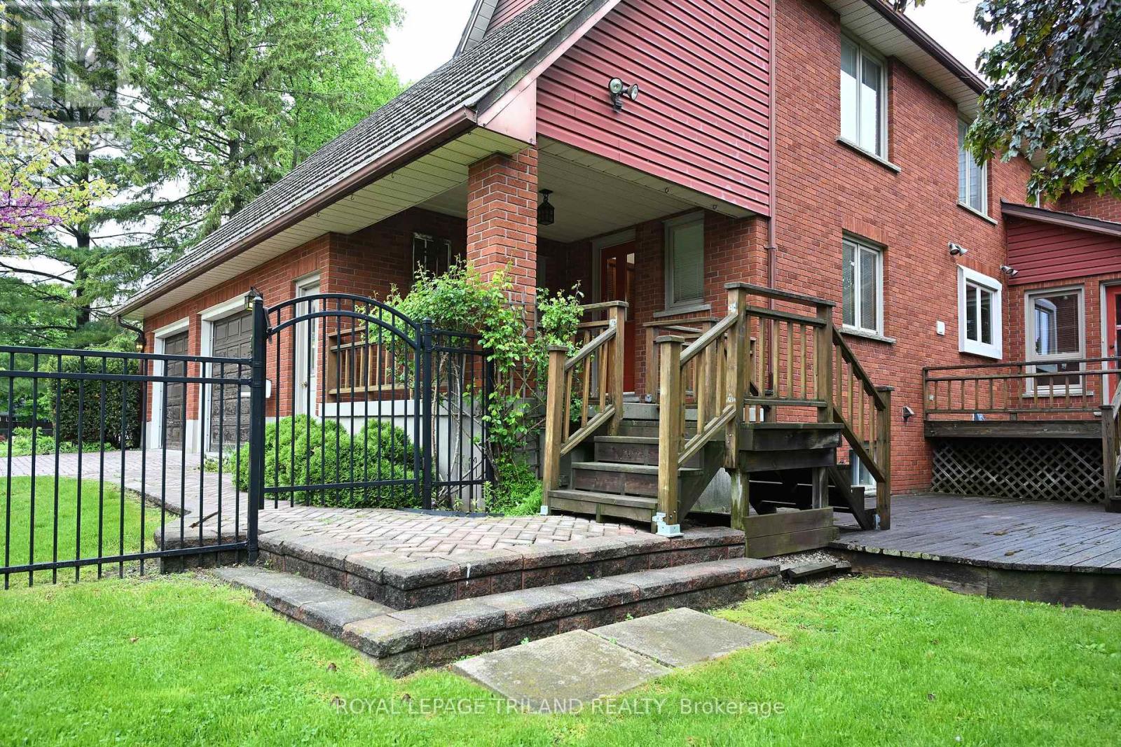 6 Sifton Street, Dutton/dunwich (Wallacetown), Ontario  N0L 2M0 - Photo 3 - X12174554