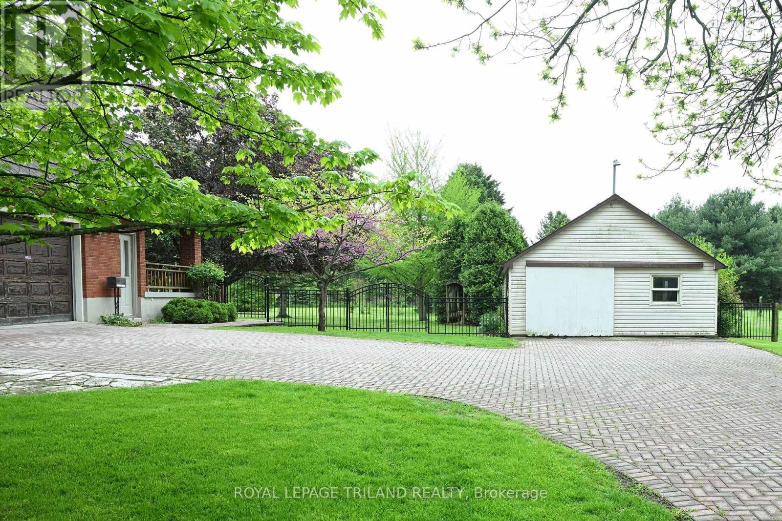 6 Sifton Street, Dutton/dunwich (Wallacetown), Ontario  N0L 2M0 - Photo 30 - X12174554