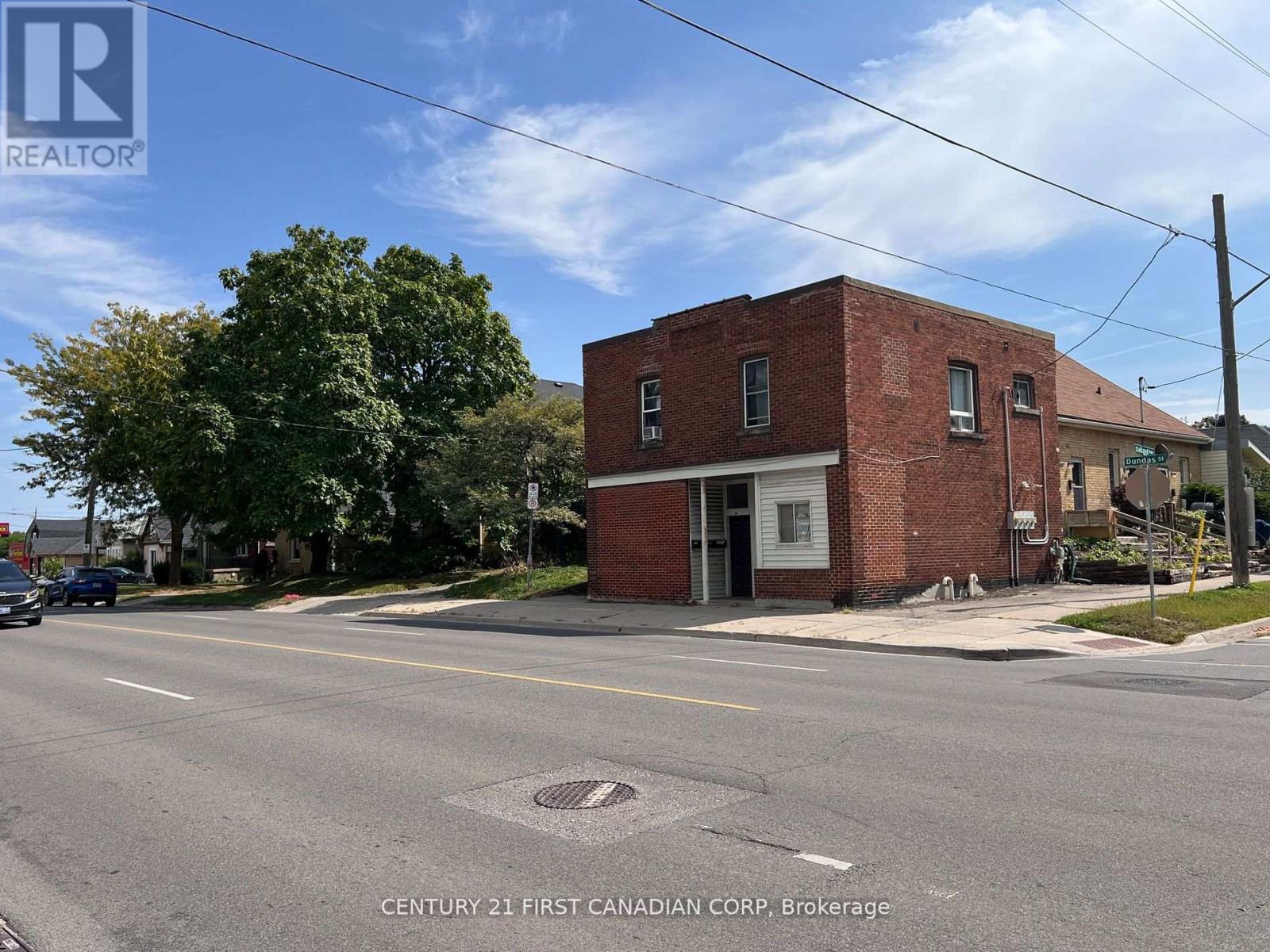 Photo 8 of 13 for 1267 Dundas Street