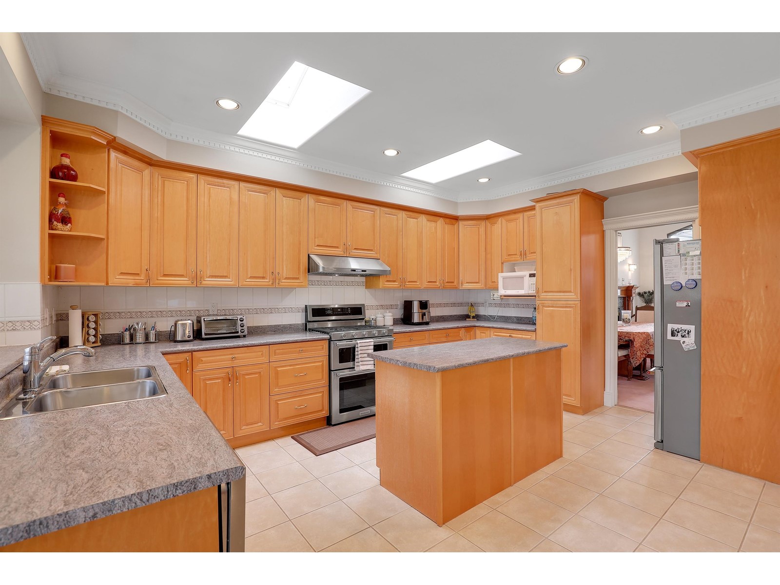 Property at 10831 144A STREET image 4