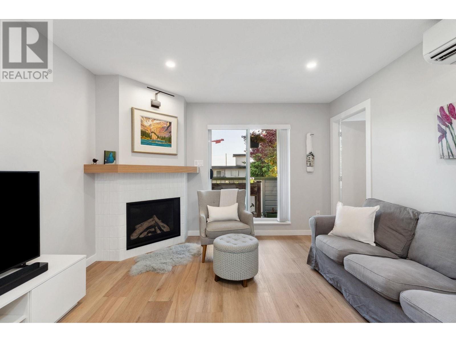 204 3861 Albert Street, Burnaby, British Columbia  V5C 2C8 - Photo 1 - R3007261