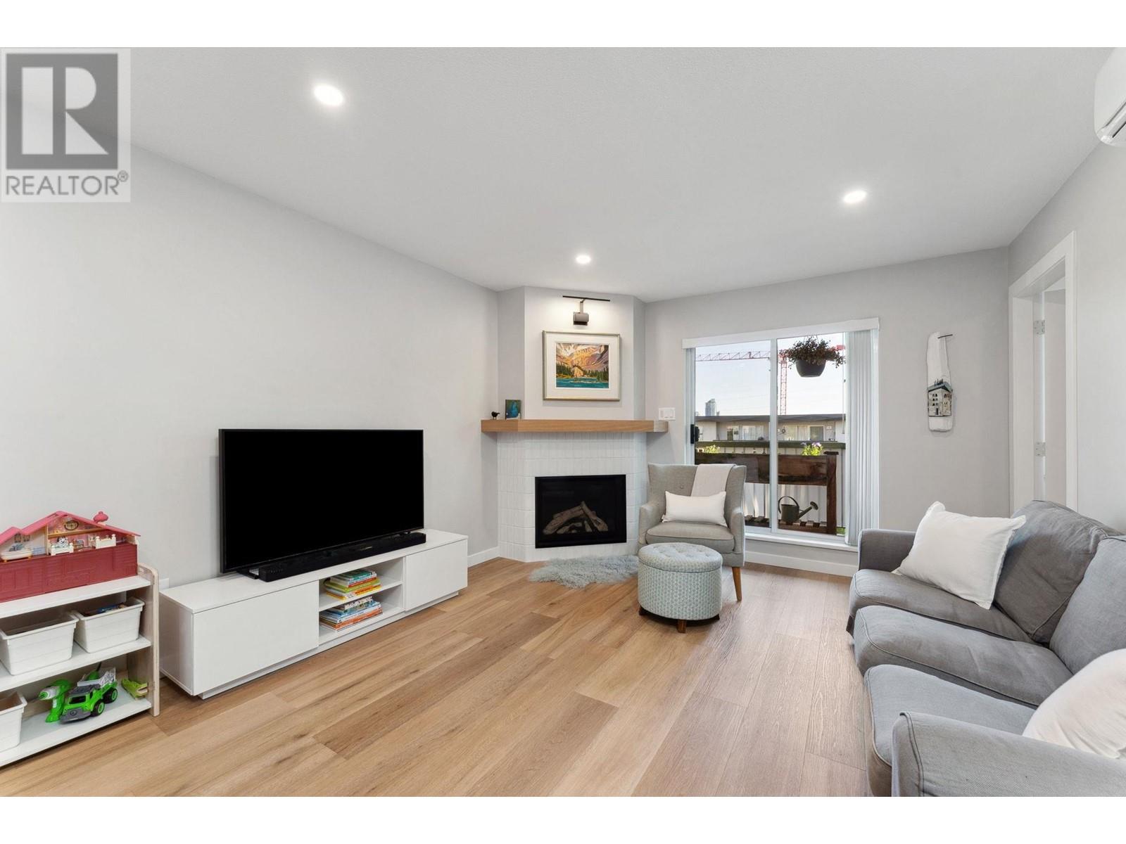 204 3861 Albert Street, Burnaby, British Columbia  V5C 2C8 - Photo 2 - R3007261