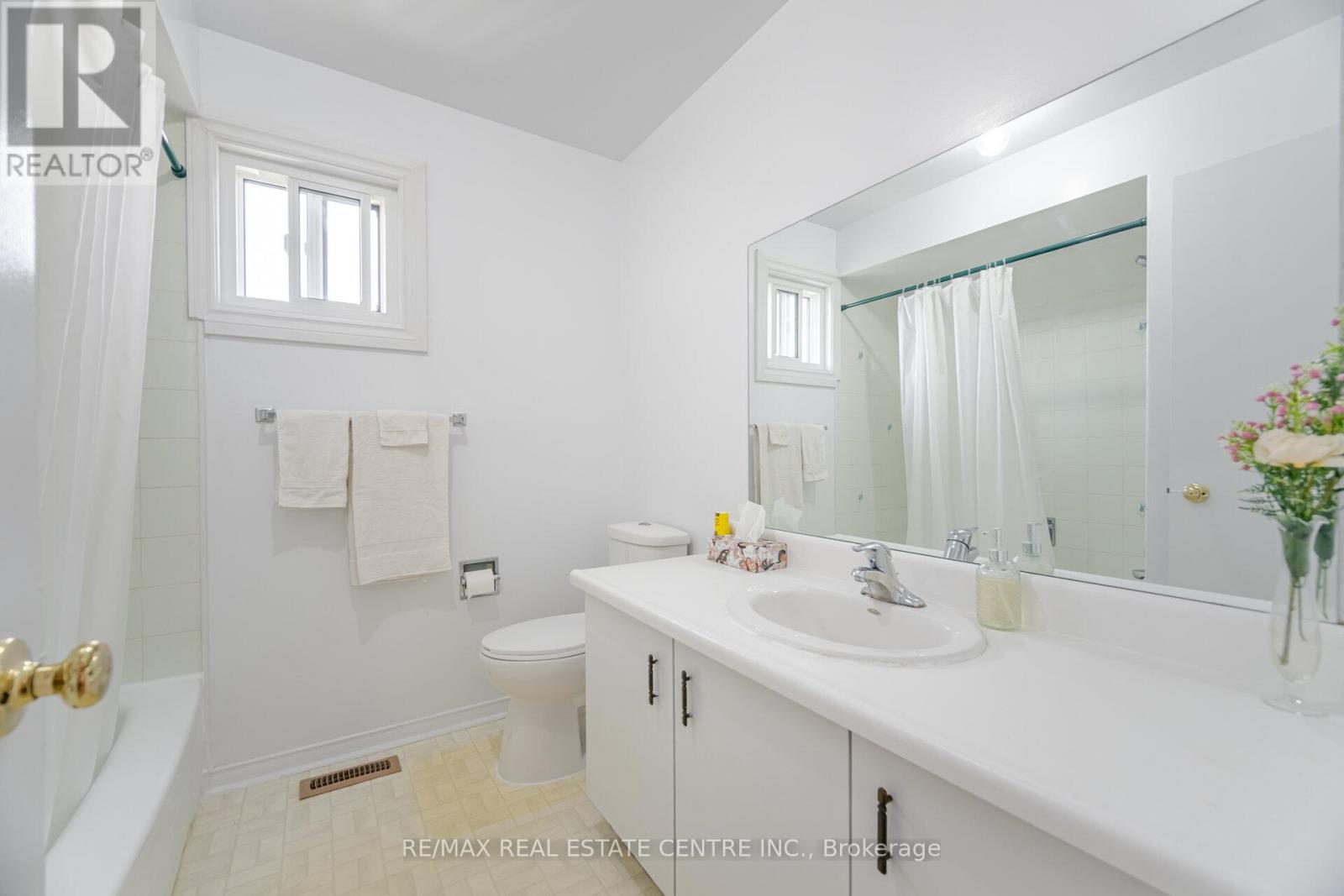 5246 Palomar Crescent, Mississauga, Ontario  L5R 2W7 - Photo 38 - W12158123