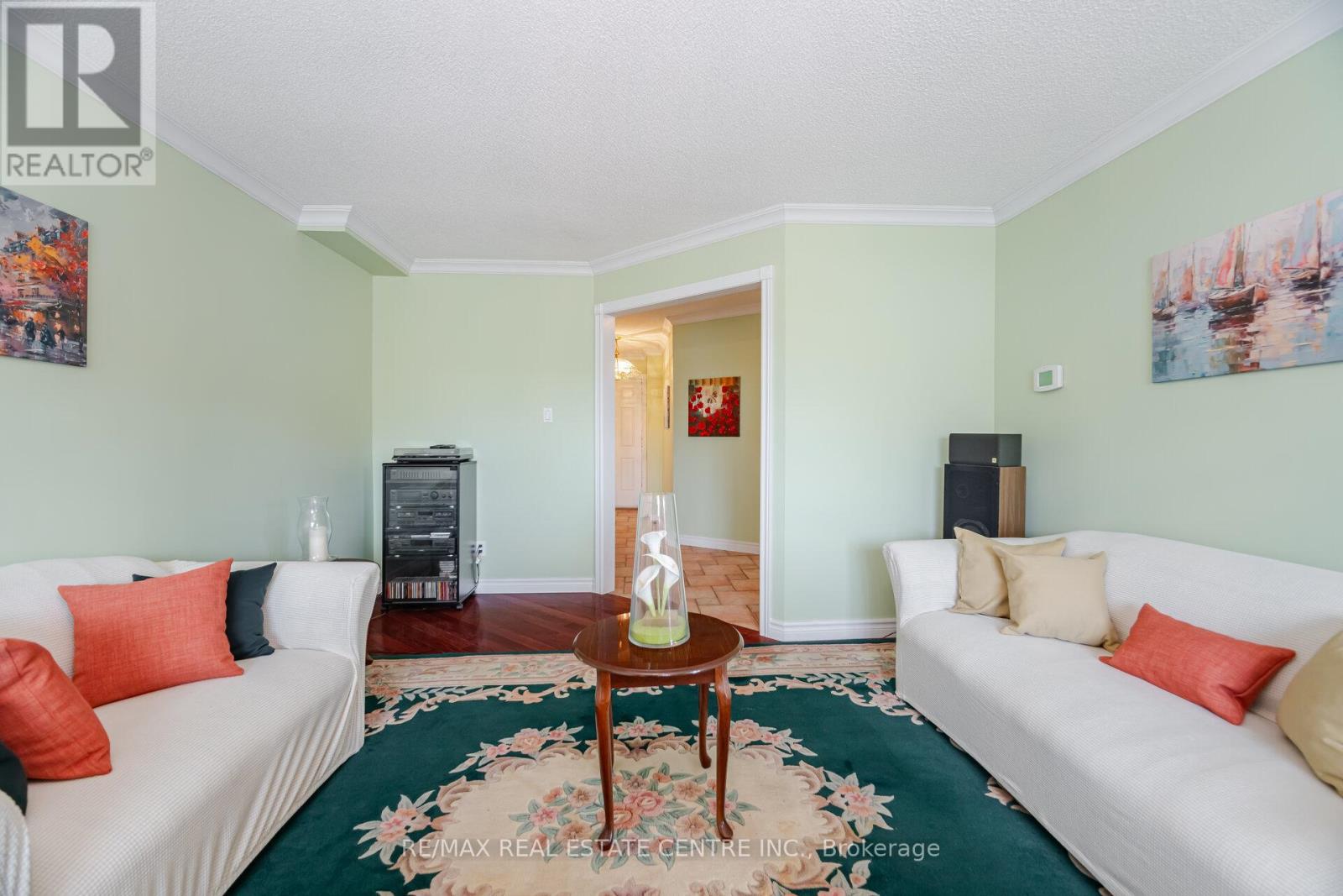 5246 Palomar Crescent, Mississauga, Ontario  L5R 2W7 - Photo 8 - W12158123