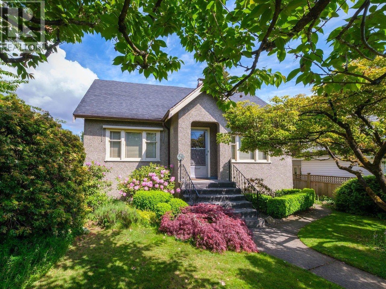 Property at 8510 MONTCALM STREET image 1