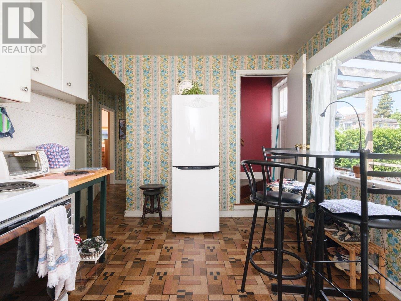 8510 Montcalm Street, Vancouver, British Columbia  V6P 4P7 - Photo 13 - R3007298