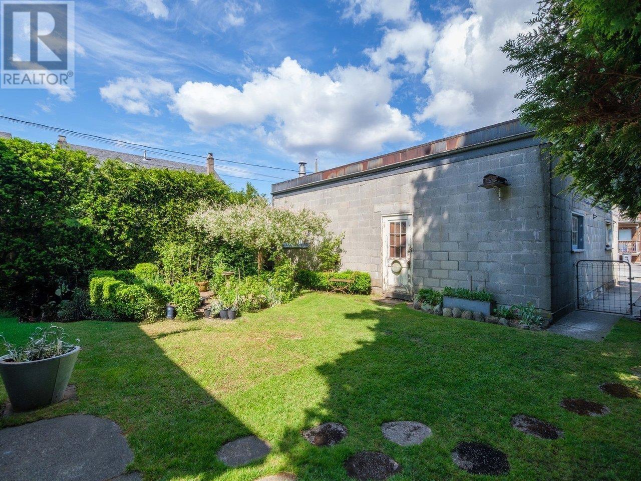 8510 Montcalm Street, Vancouver, British Columbia  V6P 4P7 - Photo 17 - R3007298