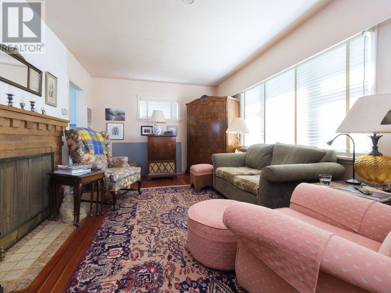 Property at 8510 MONTCALM STREET image 2