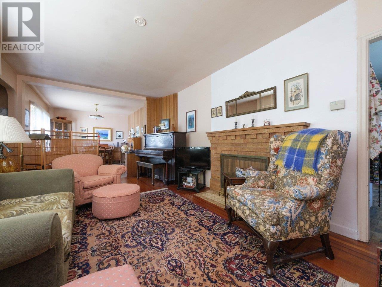 Property at 8510 MONTCALM STREET image 5