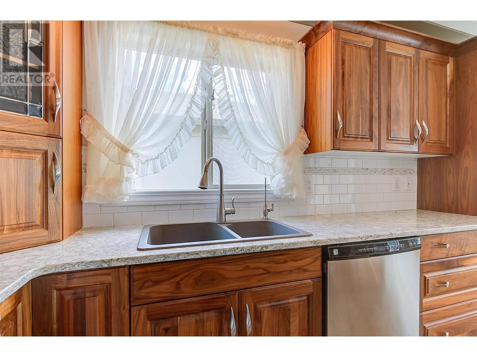595 Yates Road Unit# 313, Kelowna, BC V1V1P8