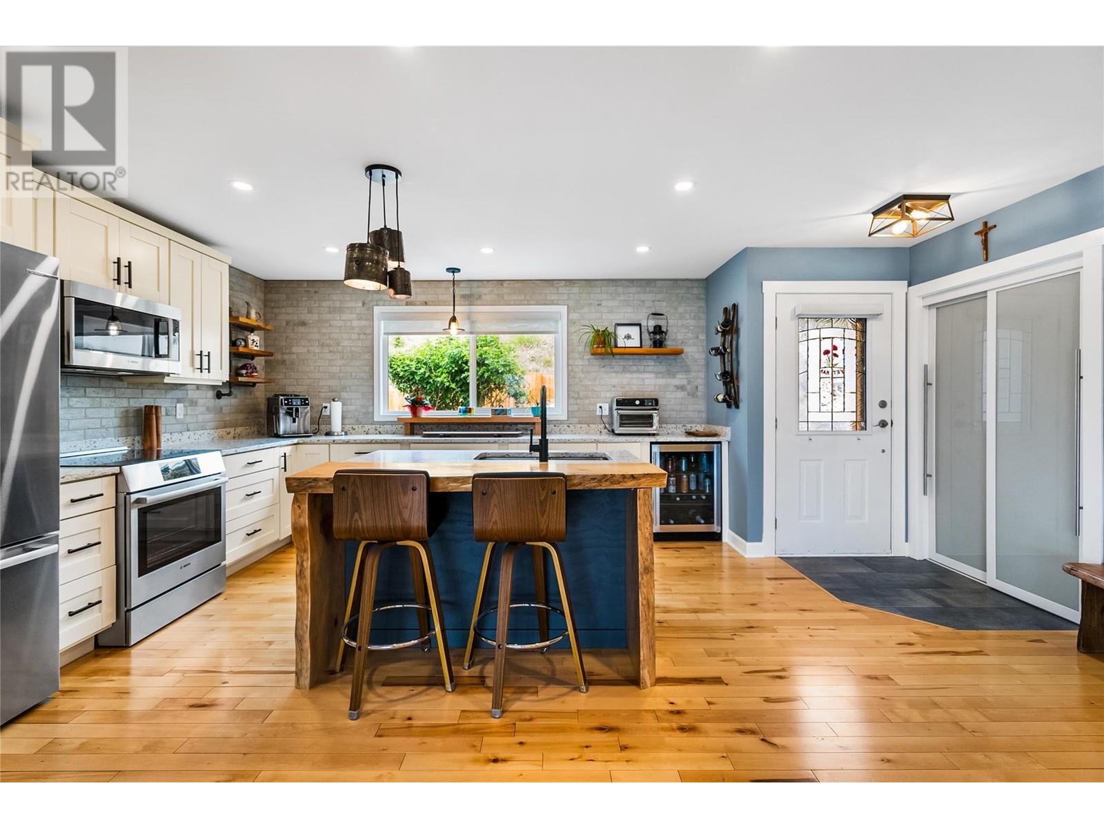 11290 Darlene Road, Lake Country, British Columbia