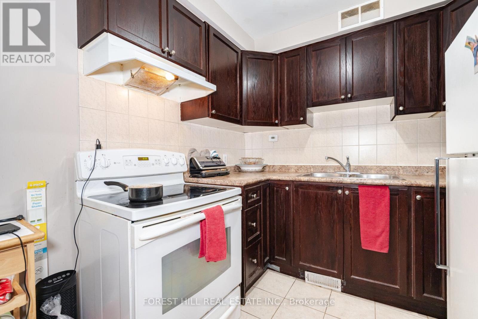 1162 Northmount Avenue, Mississauga, Ontario  L5E 1X9 - Photo 25 - W12063125