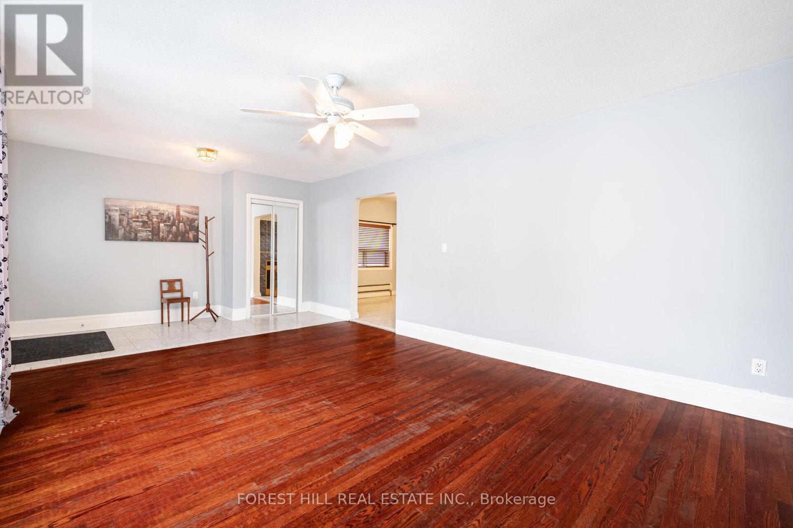 1162 Northmount Avenue, Mississauga, Ontario  L5E 1X9 - Photo 5 - W12063125