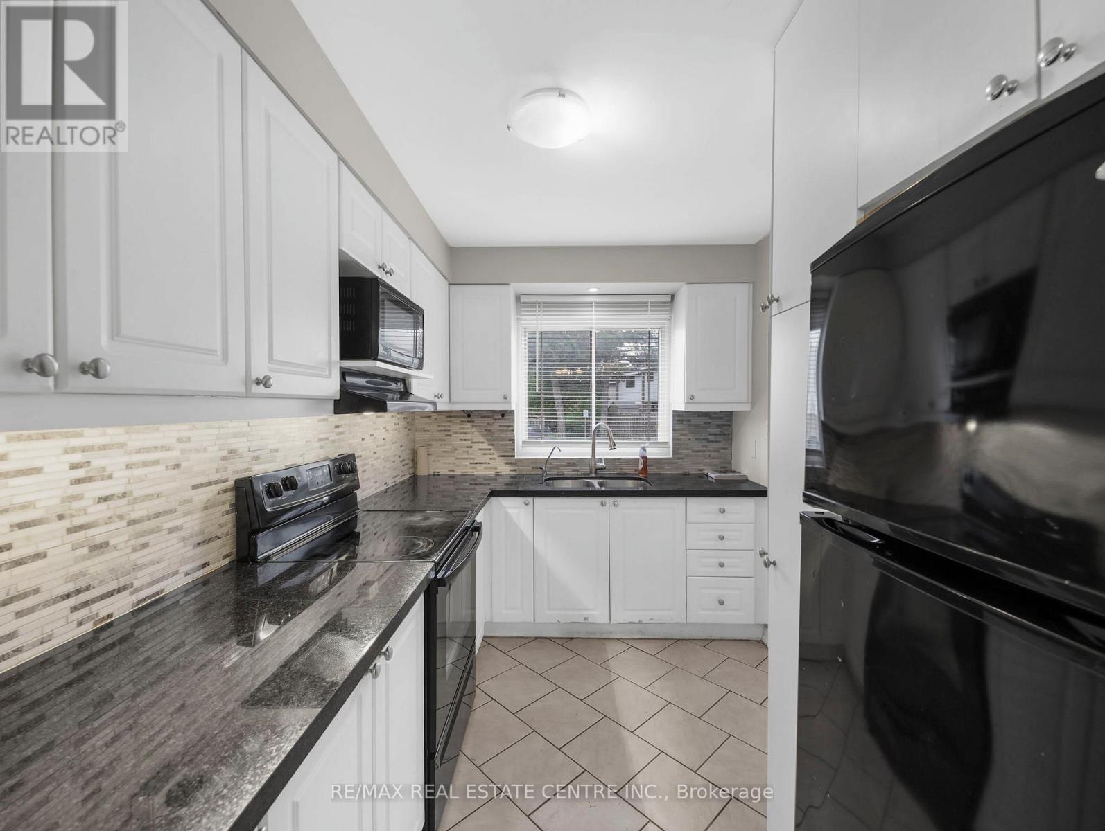 88 - 2779 Gananoque Drive, Mississauga, Ontario  L5N 2E4 - Photo 14 - W12174540