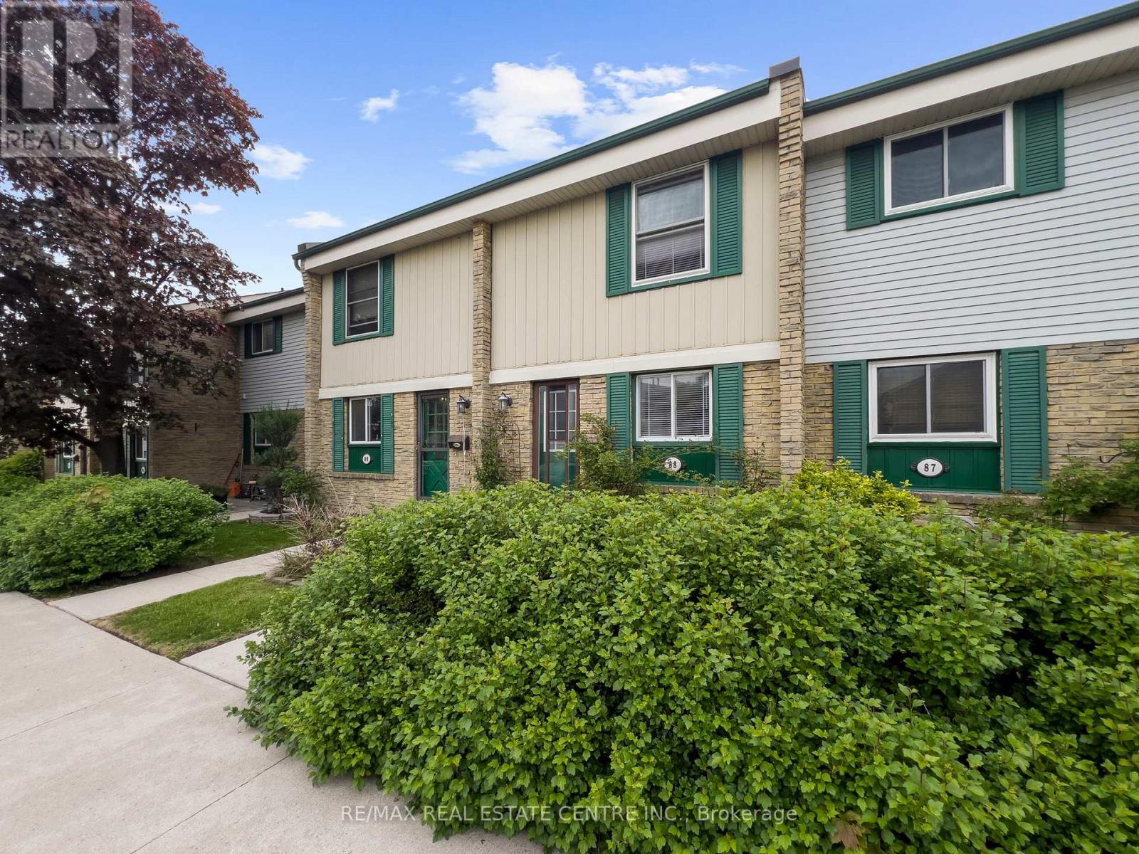 88 - 2779 Gananoque Drive, Mississauga, Ontario  L5N 2E4 - Photo 2 - W12174540