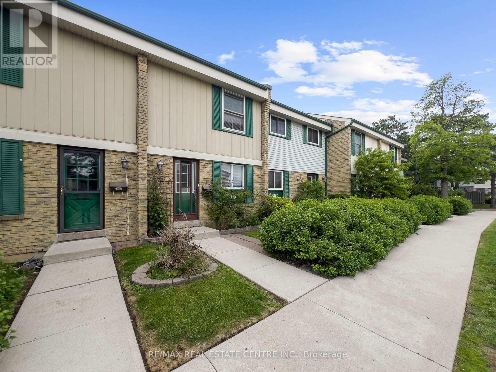 88 - 2779 Gananoque Drive, Mississauga, Ontario  L5N 2E4 - Photo 3 - W12174540