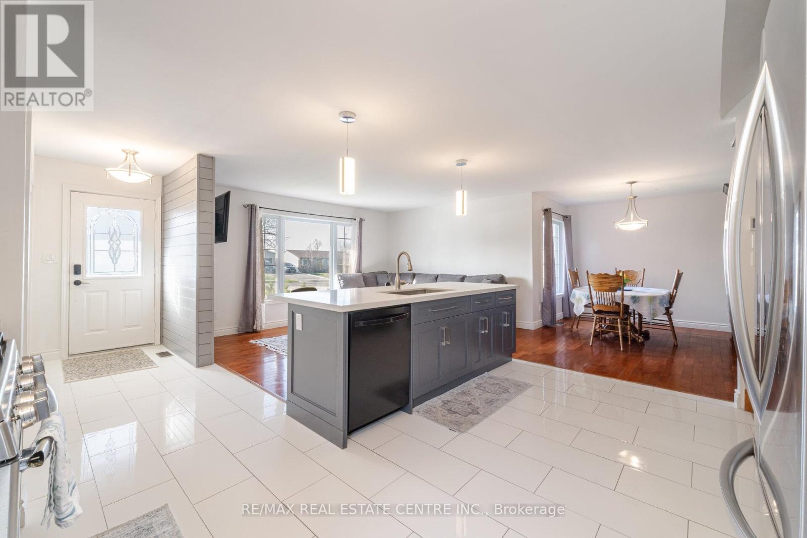 49 Mcclellan Road, Caledon, Ontario  L7K 0C8 - Photo 13 - W12174555