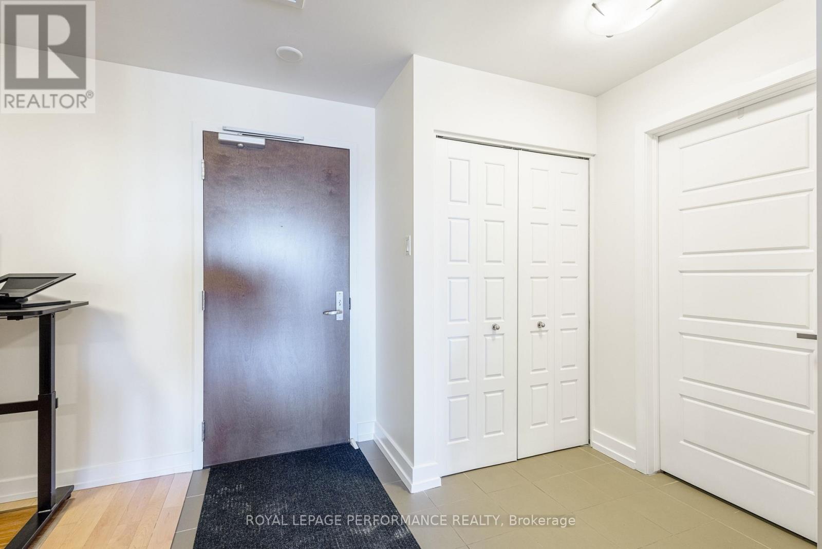 Property at 1001 - 330 TITAN PRIVATE image 4