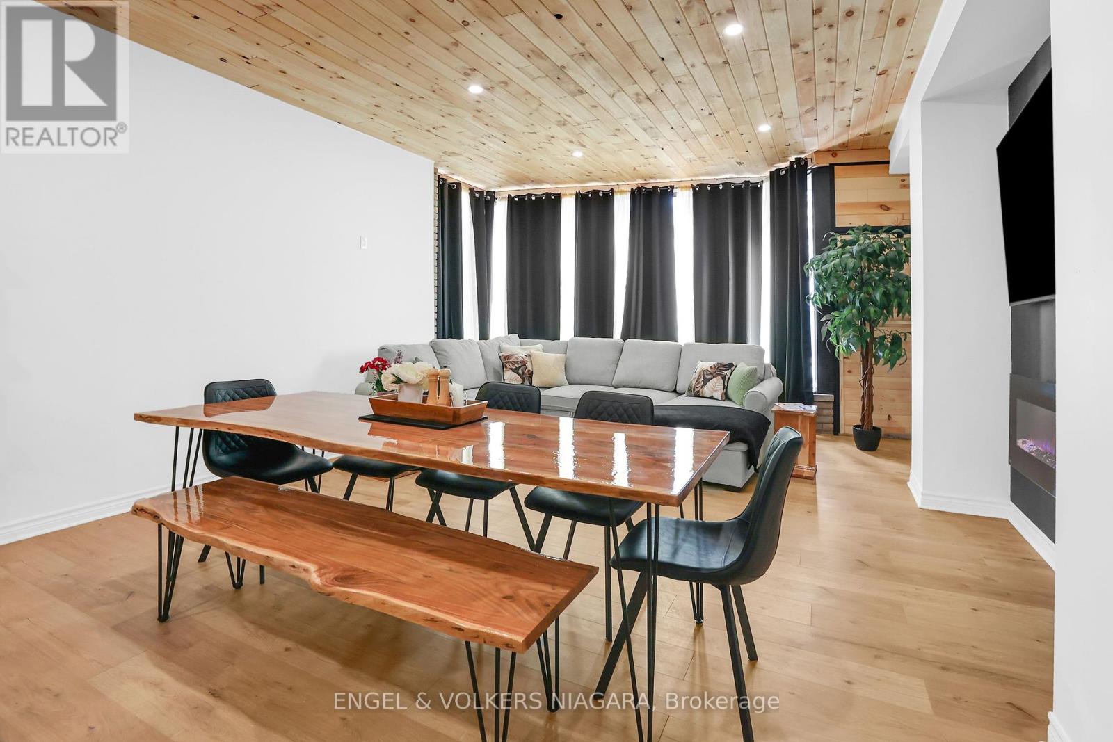 6043 Main Street, Niagara Falls, Ontario  L2G 6A1 - Photo 12 - X12174602