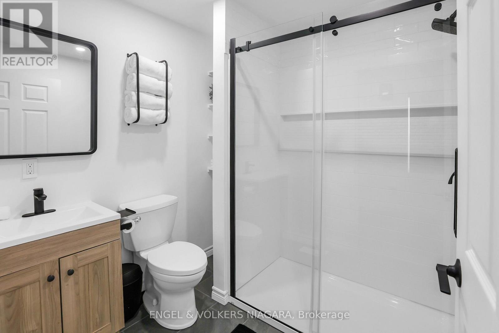 6043 Main Street, Niagara Falls, Ontario  L2G 6A1 - Photo 27 - X12174602