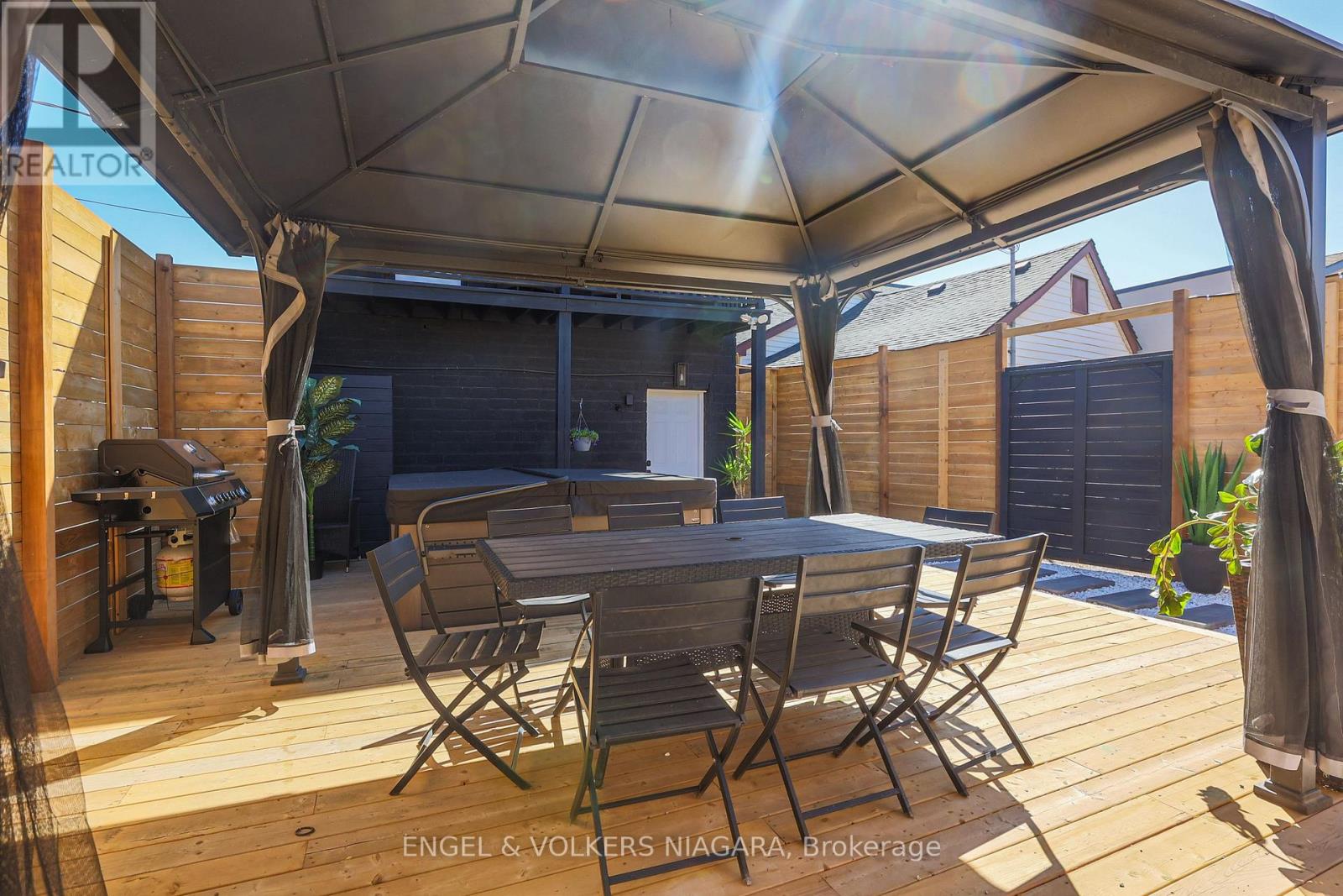 6043 Main Street, Niagara Falls, Ontario  L2G 6A1 - Photo 38 - X12174602