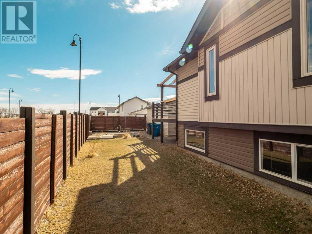 102 Lasalle Terrace W, Lethbridge, Alberta  T1J 5H1 - Photo 43 - A2204763
