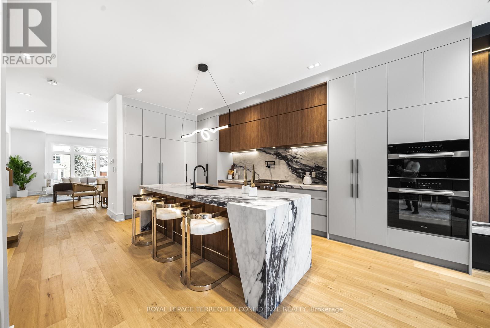 338b Horsham Avenue, Toronto (Willowdale West), Ontario  M2R 1G6 - Photo 4 - C12174579
