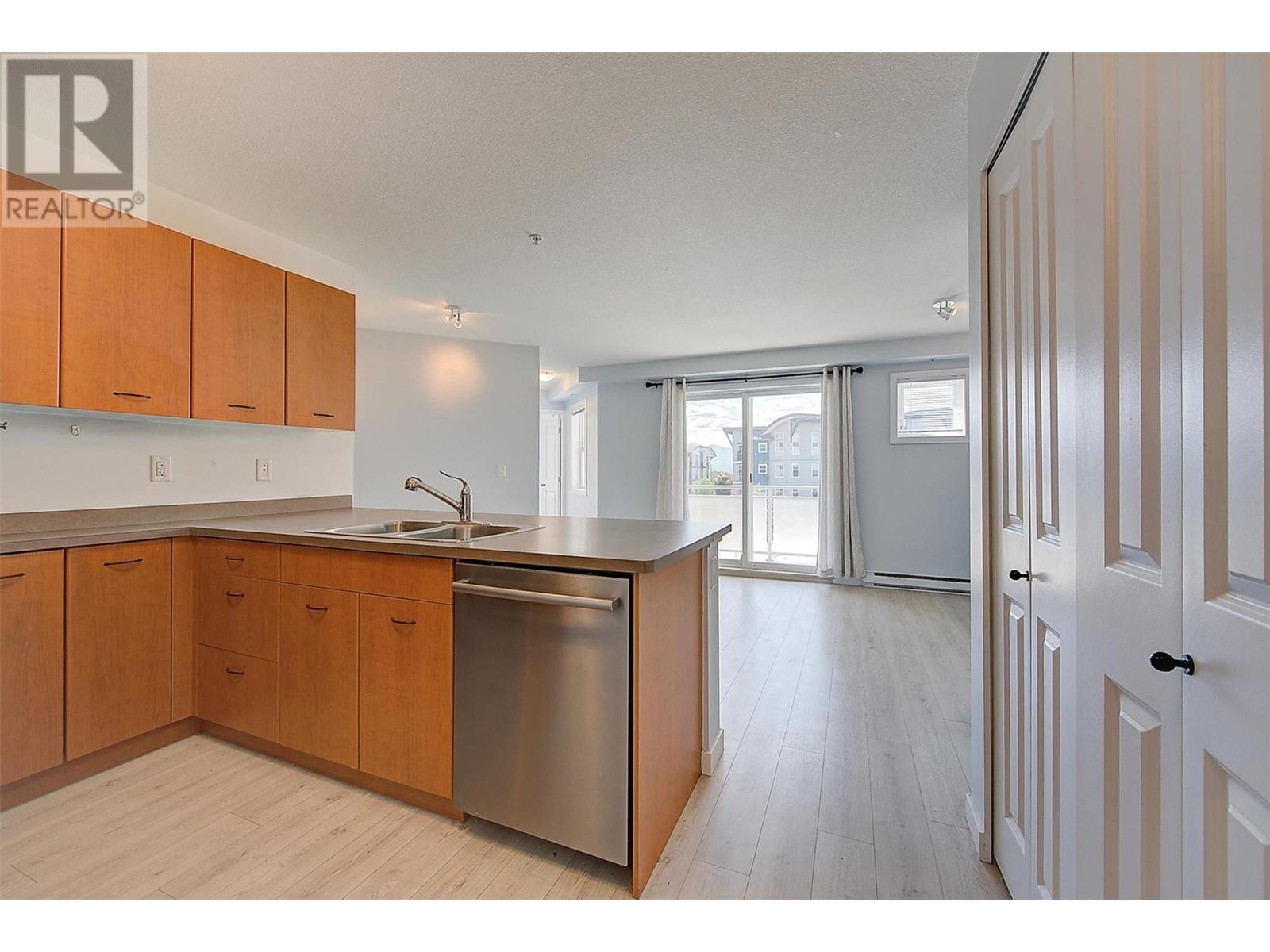 539 Yates Road Unit# 300, Kelowna, BC V1V2T8