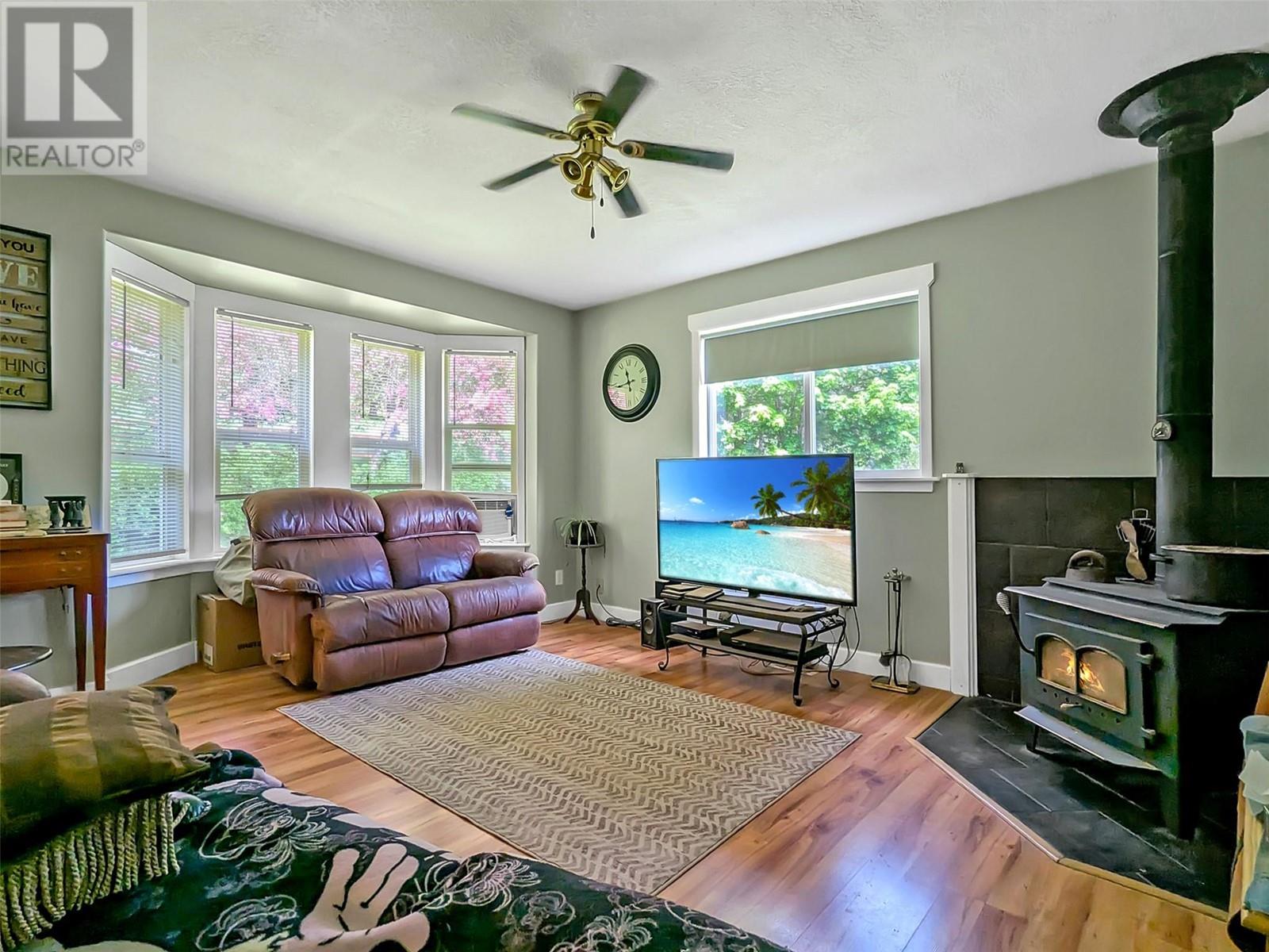 6680 Perry's Back Road Road, Winlaw, BC V0G2J0