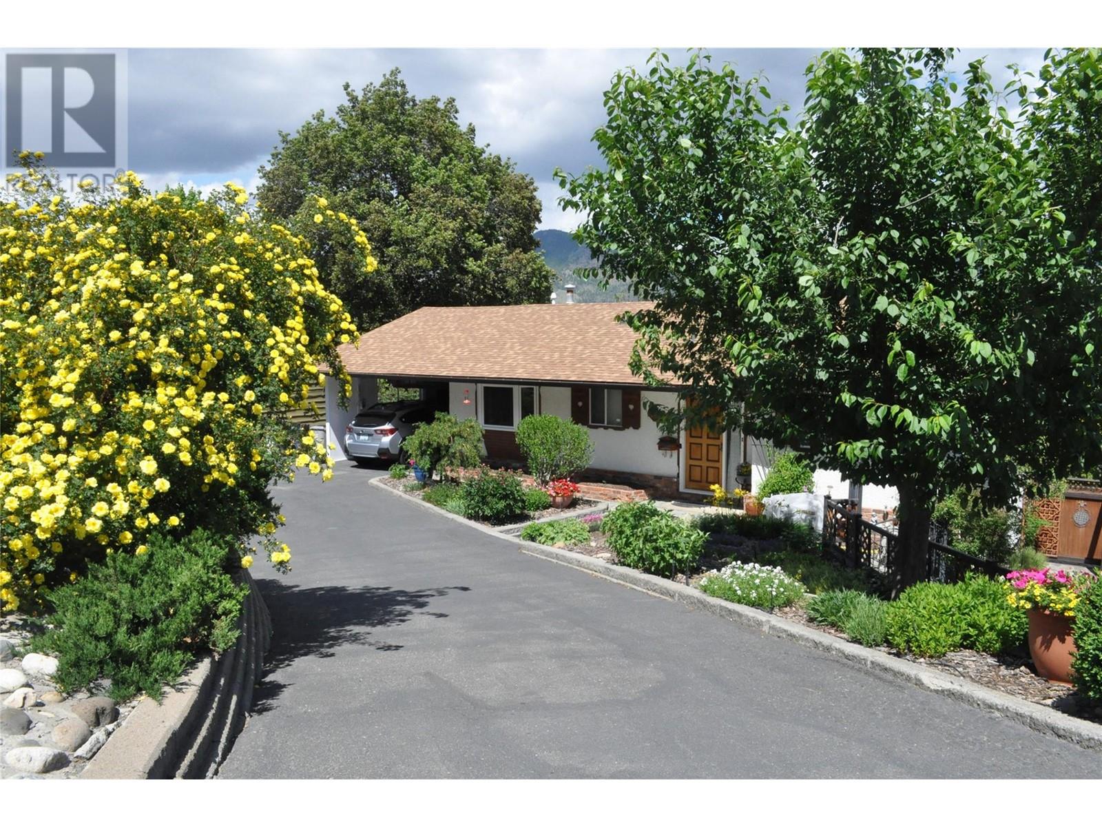 Property at 1214 Clearview Drive image 3