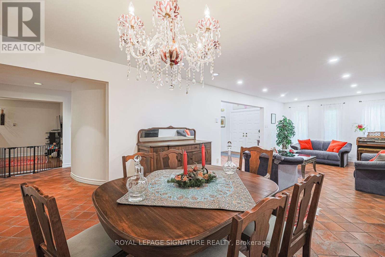 286 Green Lane, Markham, Ontario  L3T 7A6 - Photo 10 - N12174585