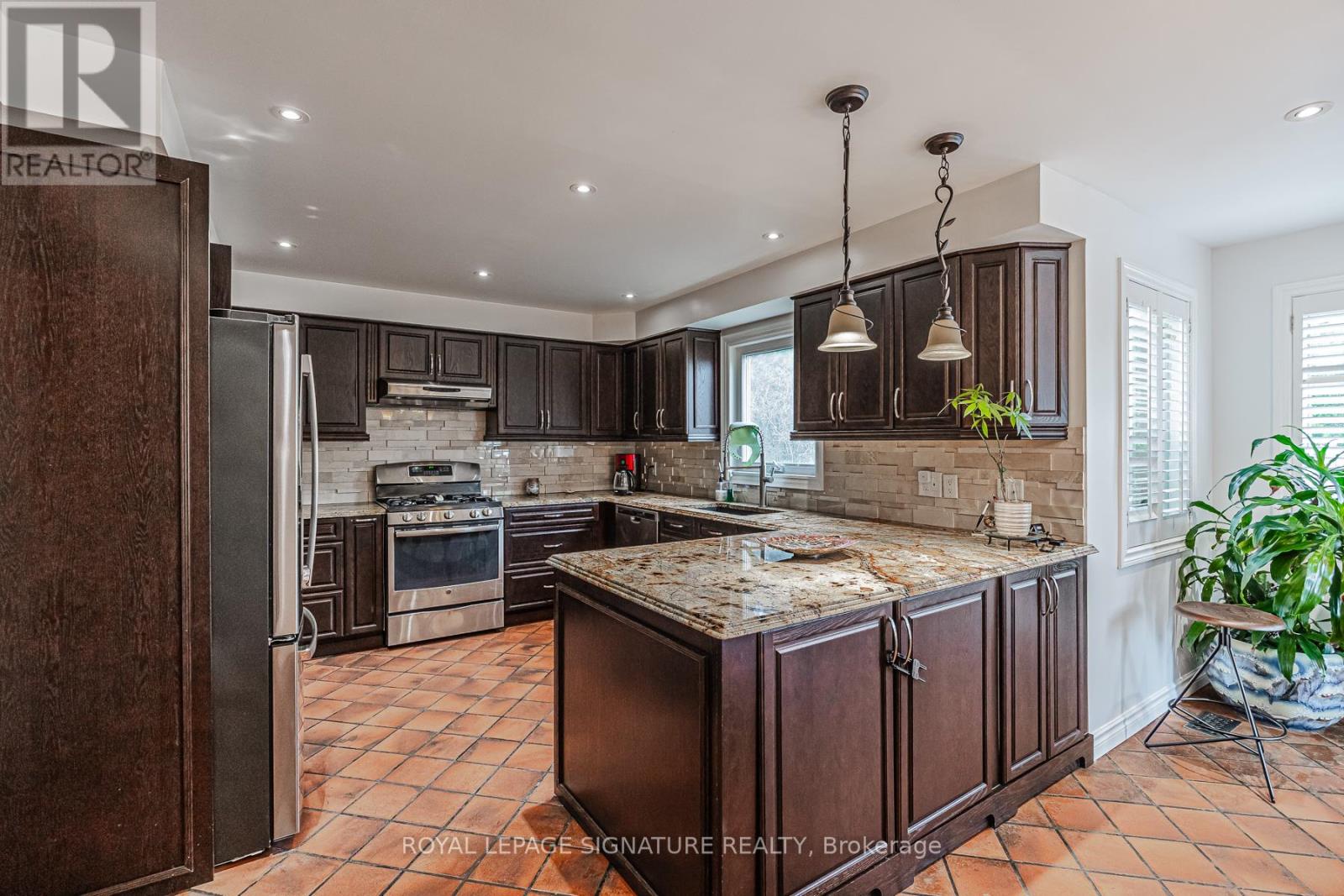 286 Green Lane, Markham, Ontario  L3T 7A6 - Photo 11 - N12174585