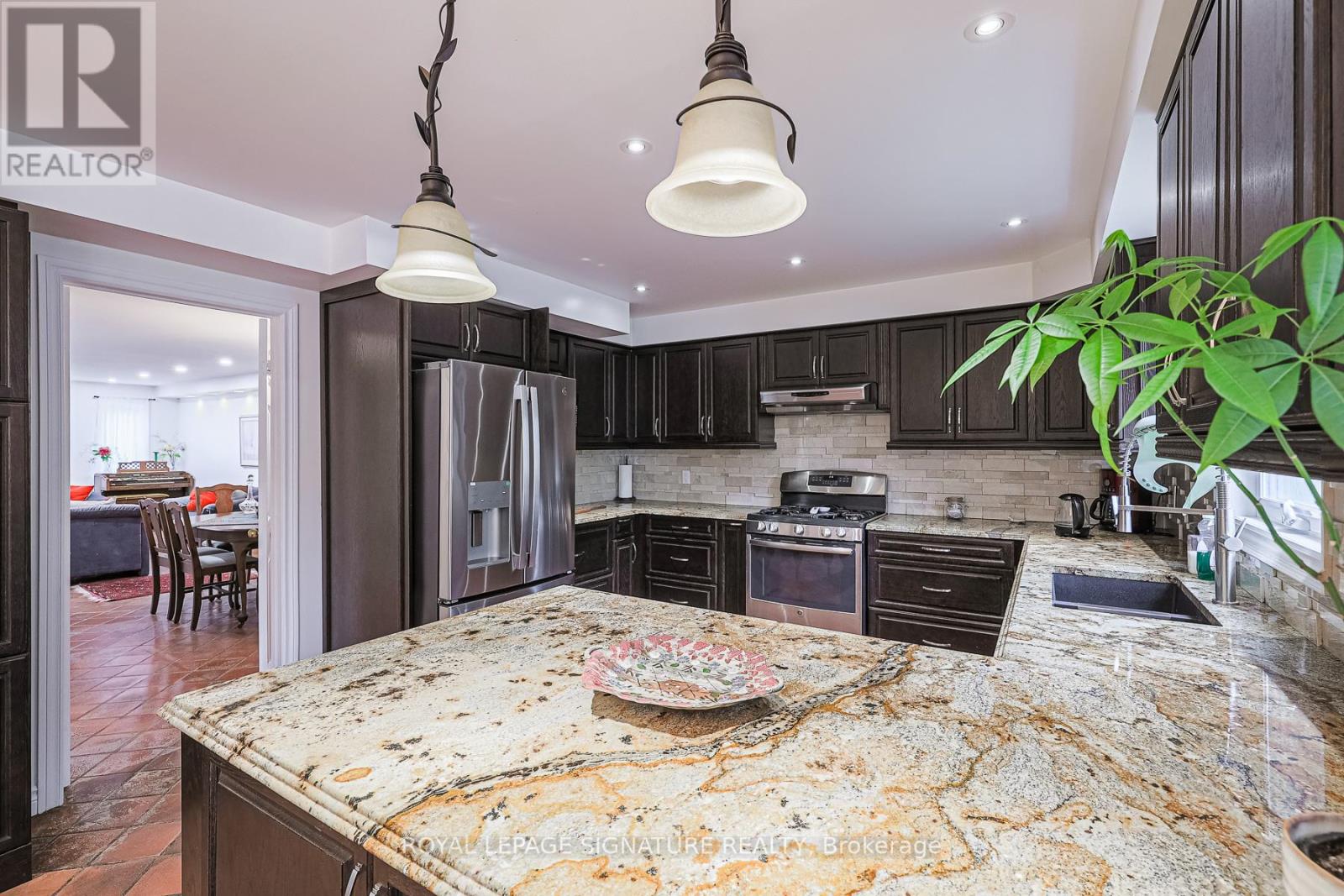 286 Green Lane, Markham, Ontario  L3T 7A6 - Photo 12 - N12174585