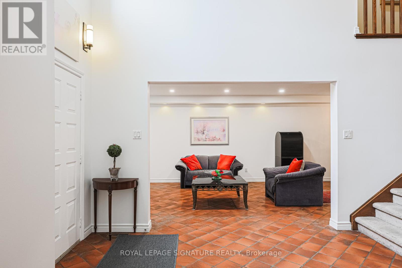286 Green Lane, Markham, Ontario  L3T 7A6 - Photo 5 - N12174585