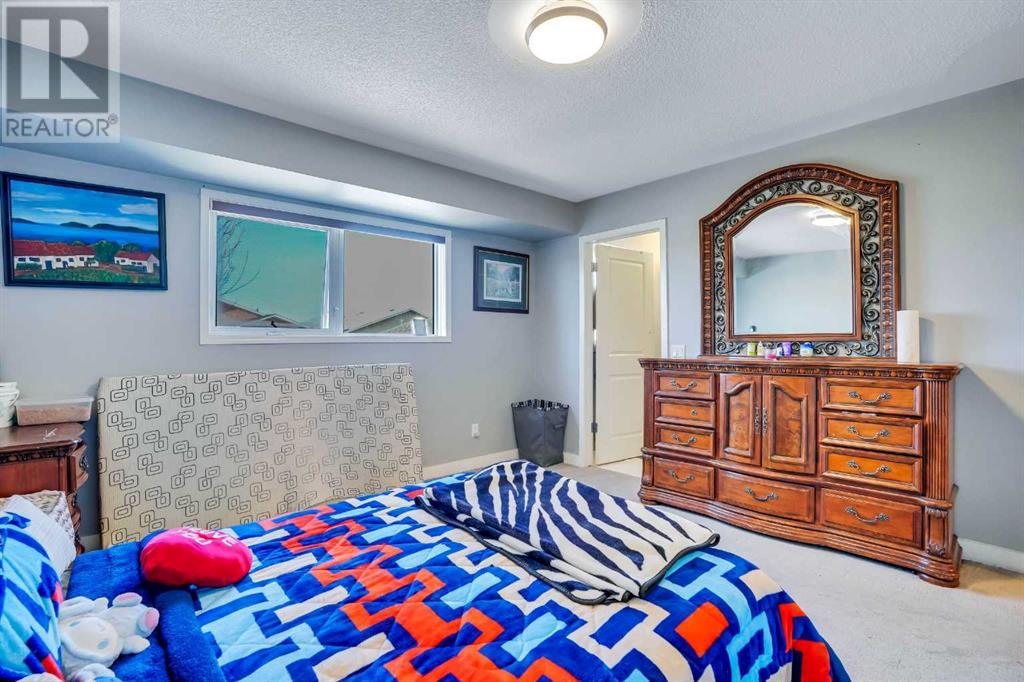 52 Martinglen Place Ne, Calgary, Alberta  T3J 3J1 - Photo 16 - A2192346