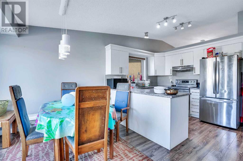 52 Martinglen Place Ne, Calgary, Alberta  T3J 3J1 - Photo 8 - A2192346