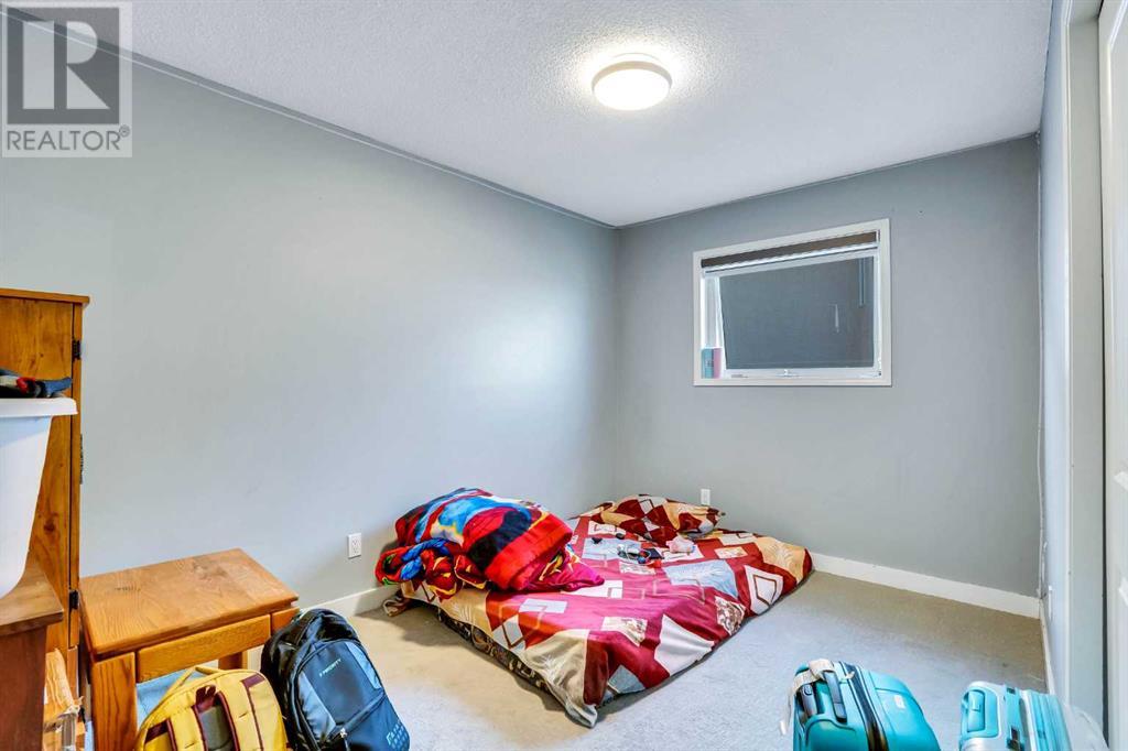 52 Martinglen Place Ne, Calgary, Alberta  T3J 3J1 - Photo 13 - A2192346