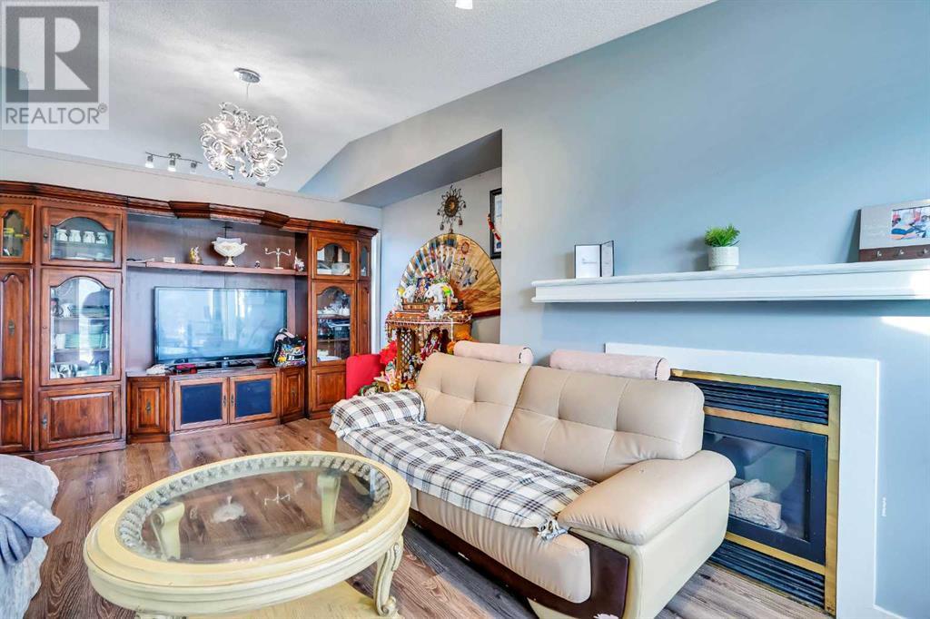 52 Martinglen Place Ne, Calgary, Alberta  T3J 3J1 - Photo 12 - A2192346