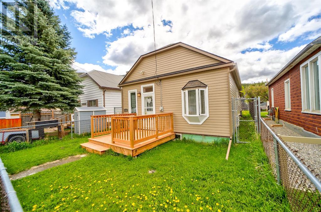13242 17 Avenue, Blairmore, Alberta  T0K 0E0 - Photo 2 - A2224225