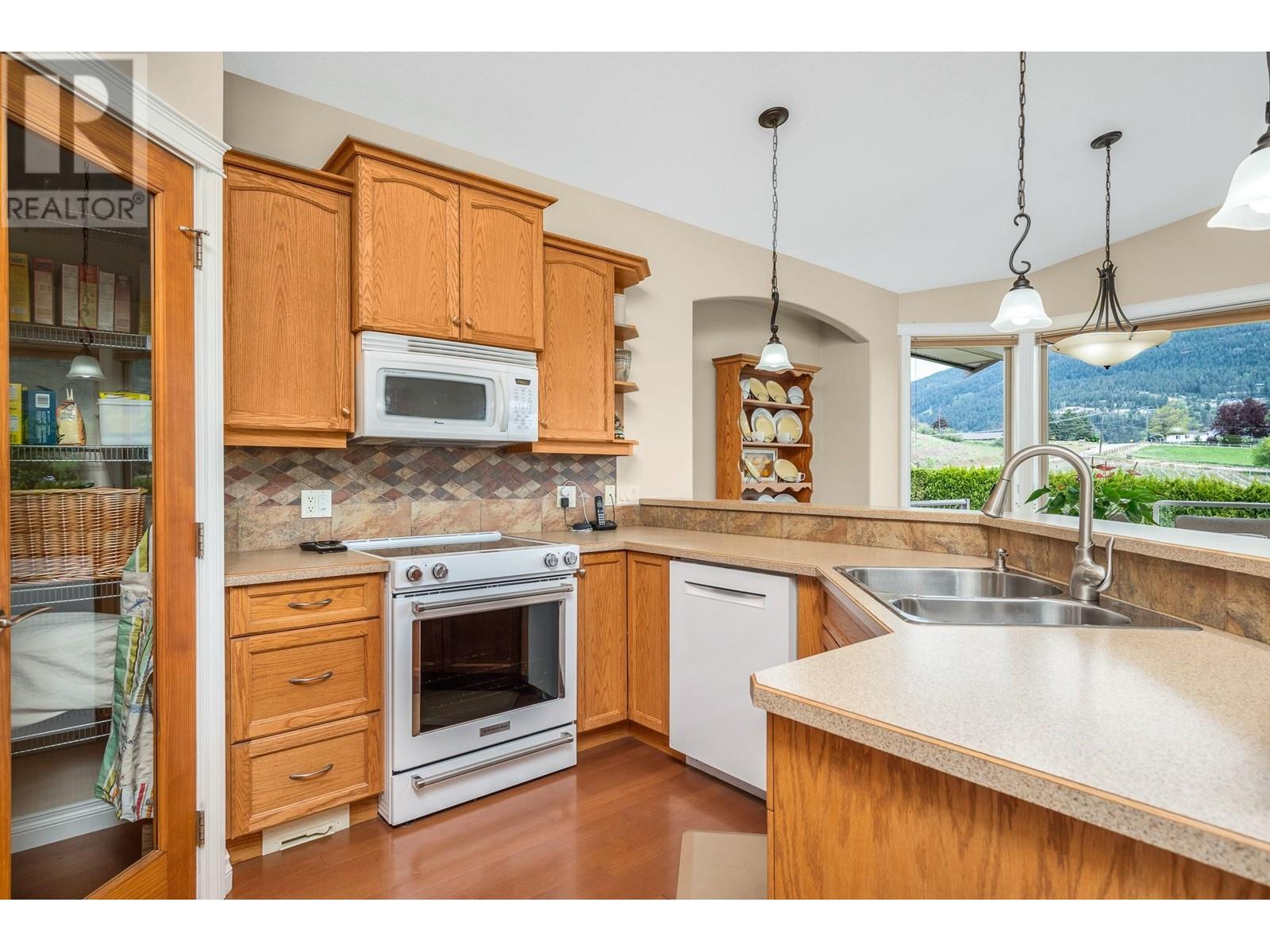 3317 9 Street, Vernon, British Columbia  V1T 9V7 - Photo 12 - 10347667