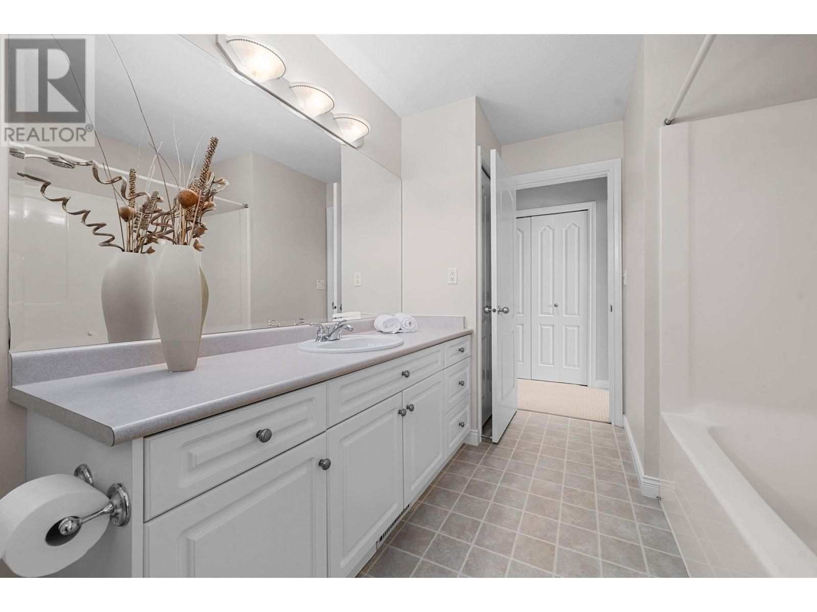 905 Porter Street, Coquitlam, British Columbia  V3J 5B9 - Photo 24 - R3006891