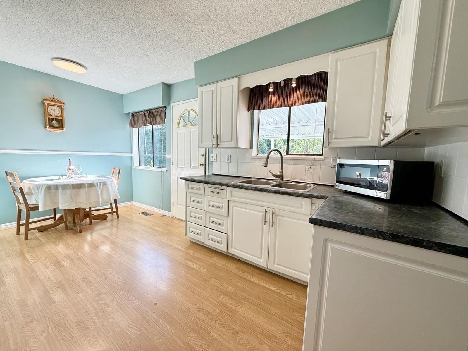 10615 142a Street, Surrey, British Columbia  V3T 5A1 - Photo 7 - R3007060