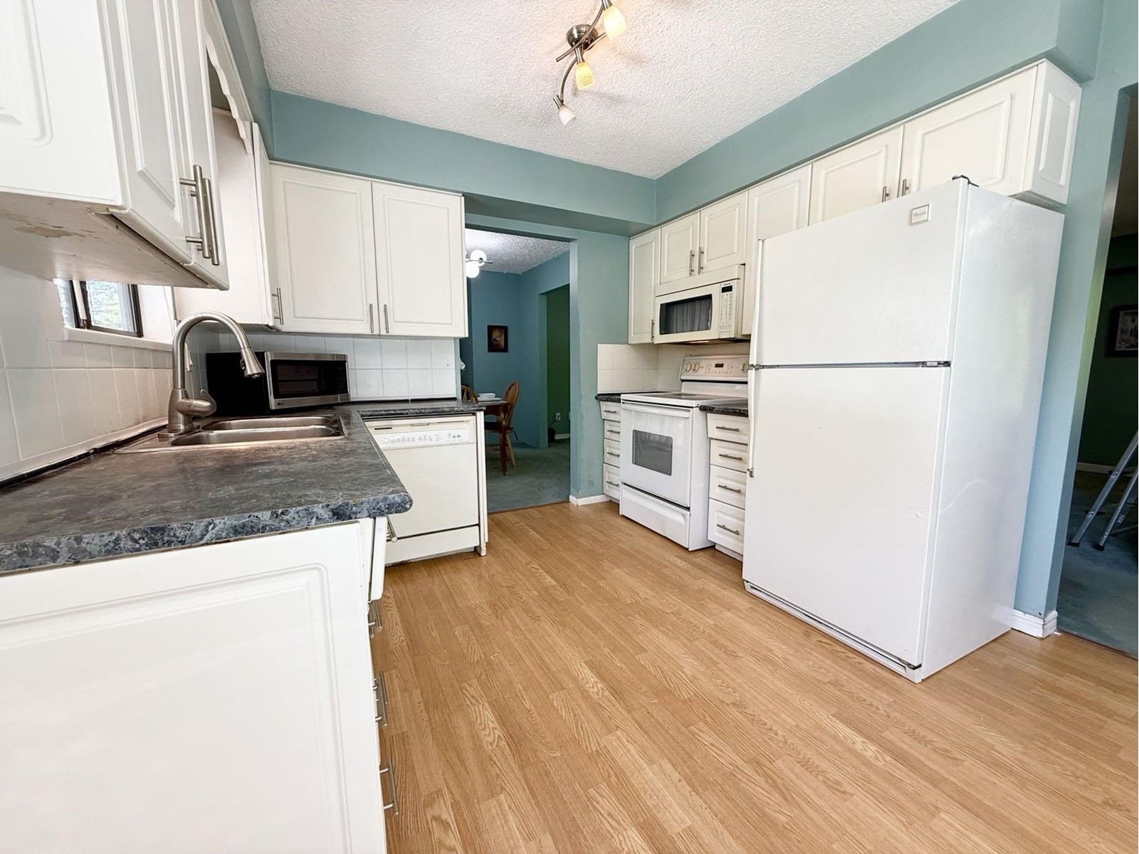 10615 142a Street, Surrey, British Columbia  V3T 5A1 - Photo 8 - R3007060