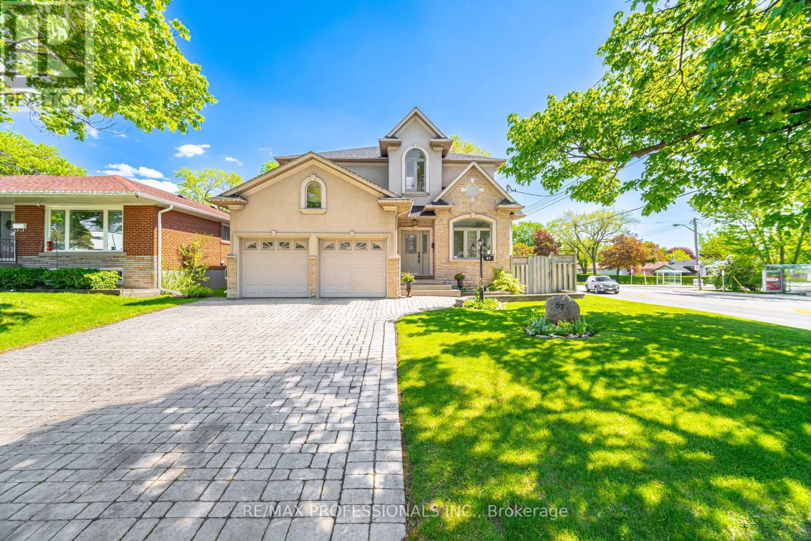 87 LAVINGTON DRIVE, Toronto, Ontario