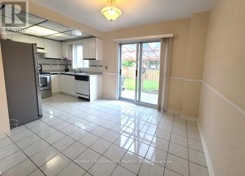 5483 Cosmic Crescent, Mississauga, Ontario  L4Z 3R8 - Photo 8 - W12174578