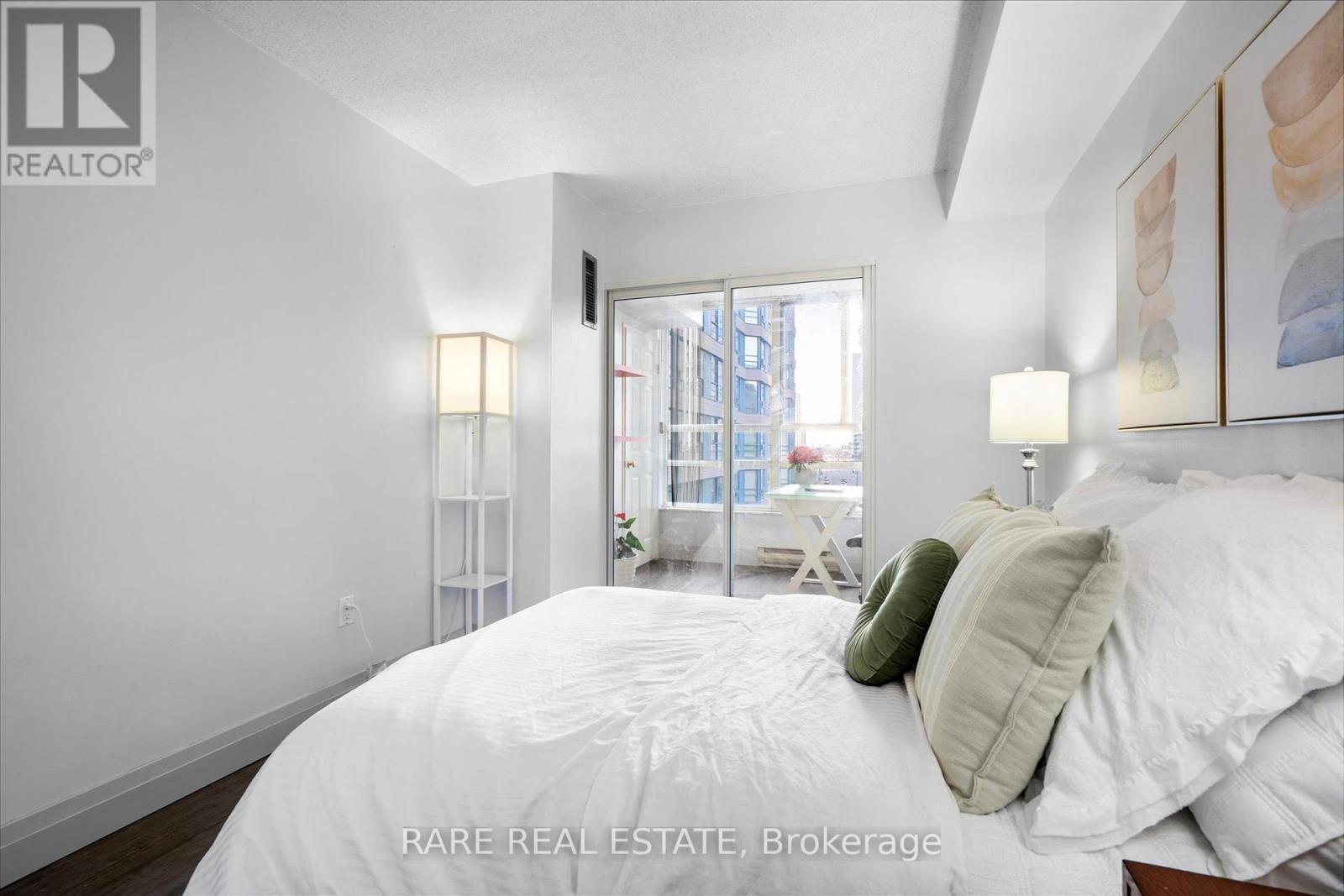 513 - 250 Webb Drive, Mississauga, Ontario  L5B 3Z4 - Photo 12 - W12174590
