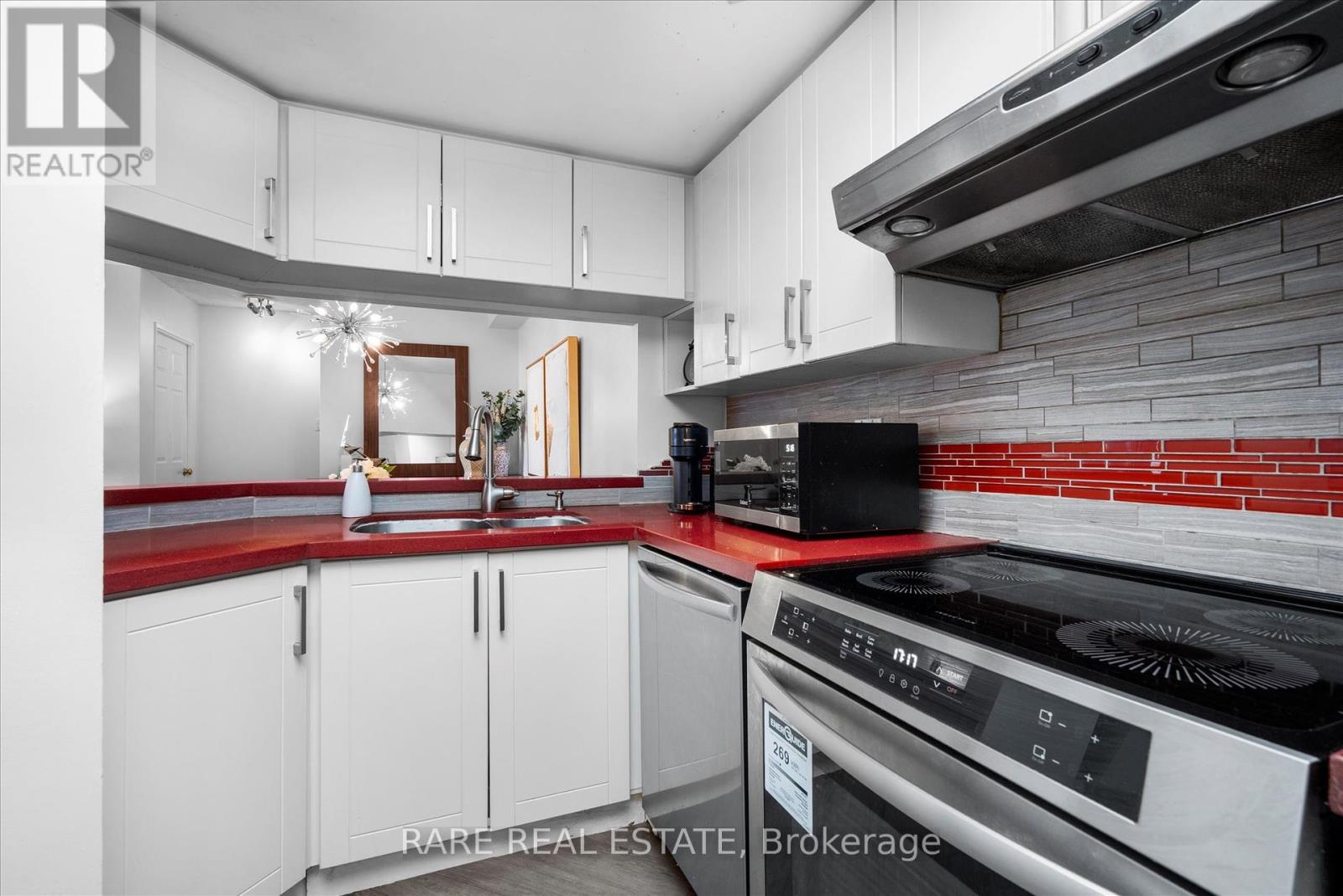 513 - 250 Webb Drive, Mississauga, Ontario  L5B 3Z4 - Photo 4 - W12174590